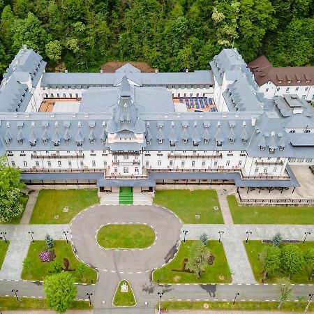 Hotel Central Călimăneşti Kültér fotó